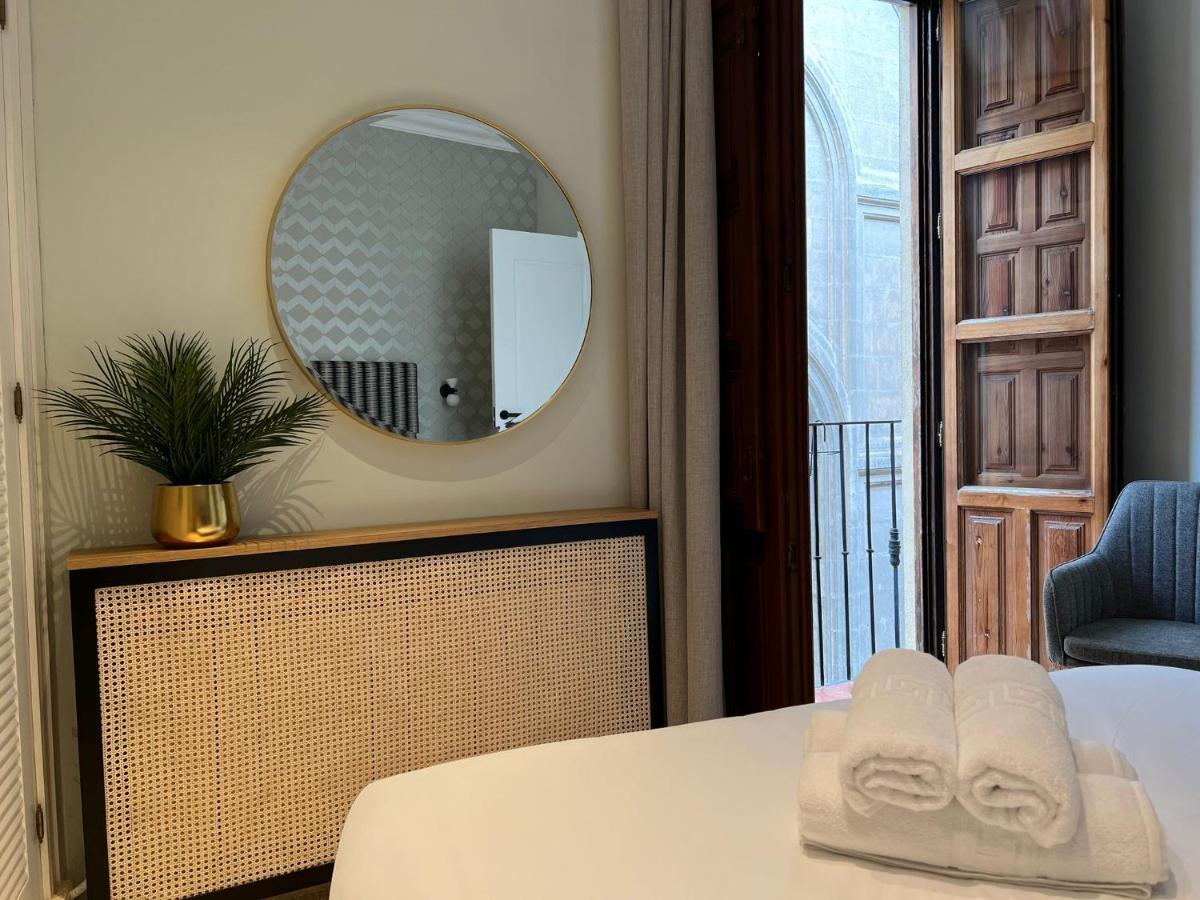 Pie De Torre Catedral Apartment Granada Bagian luar foto